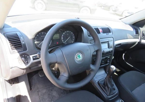 Skoda Octavia cena 16900 przebieg: 258000, rok produkcji 2007 z Mielec małe 781